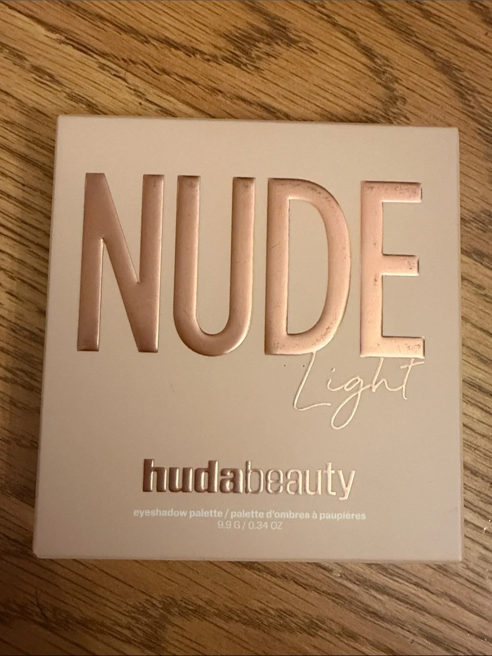 HUDA BEAUTY Nude Light Eyeshadow Palette - Rose Gold & Cream Accents